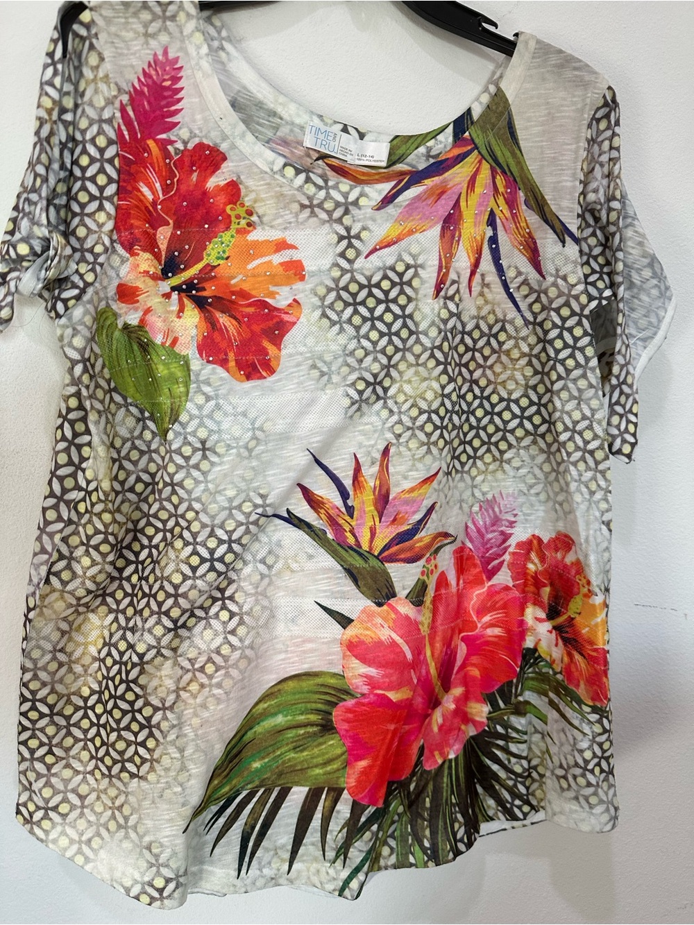 Time and Tru Cream Tropical Floral Short Sleeve Blouse